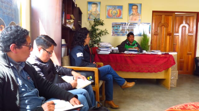 Reunión en Umala para incorporar a Geología e Historia al Programa SLIM/UMSA