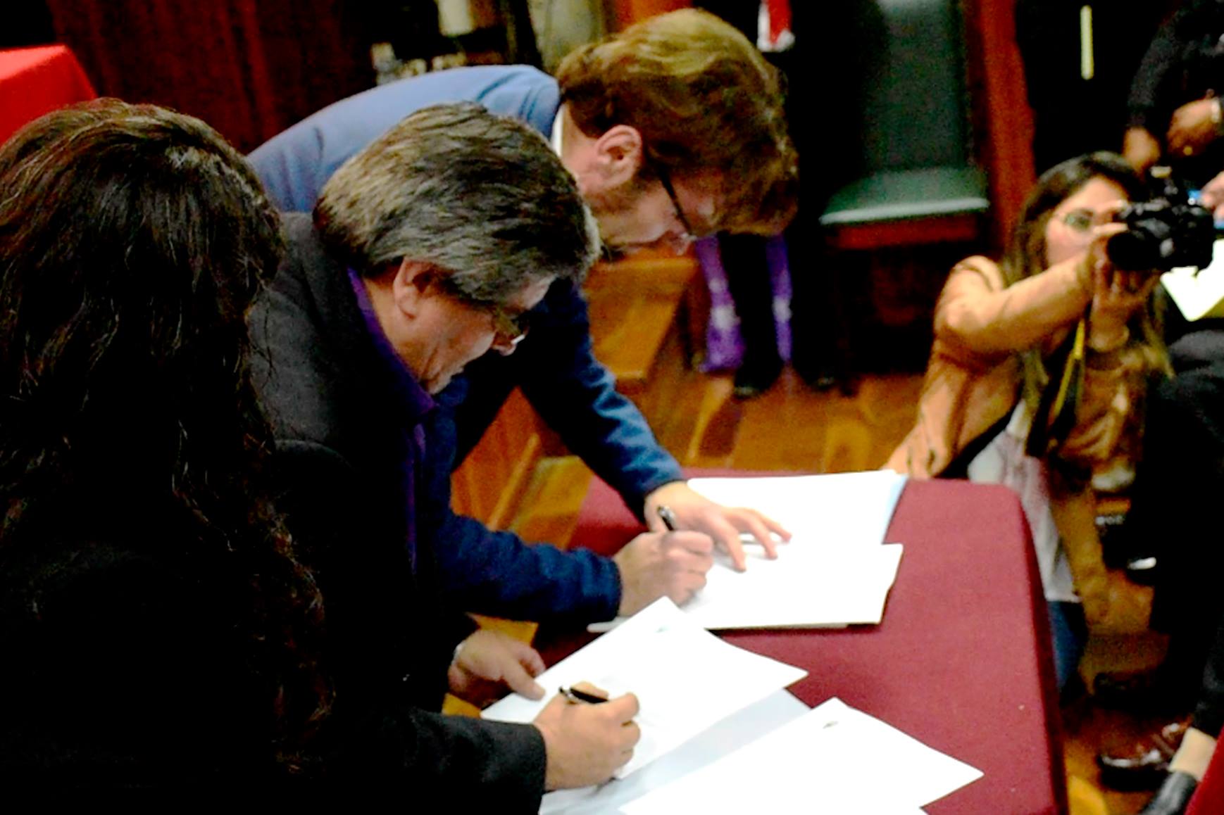 Auditorio Intercultural de la Carrera de Derecho — evento de firma (2019)