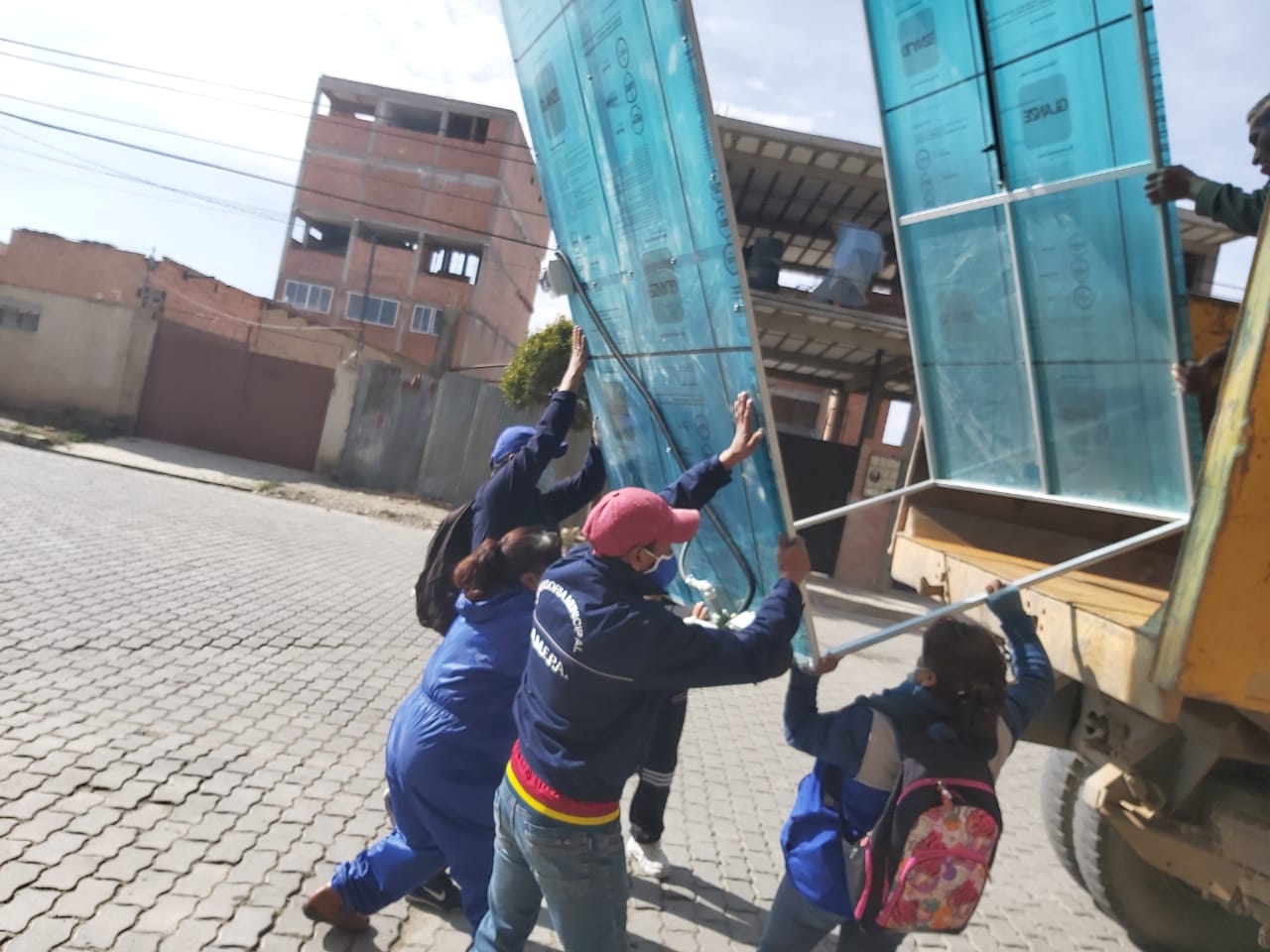 Entrega de equipos de bioseguridad — imagen 1