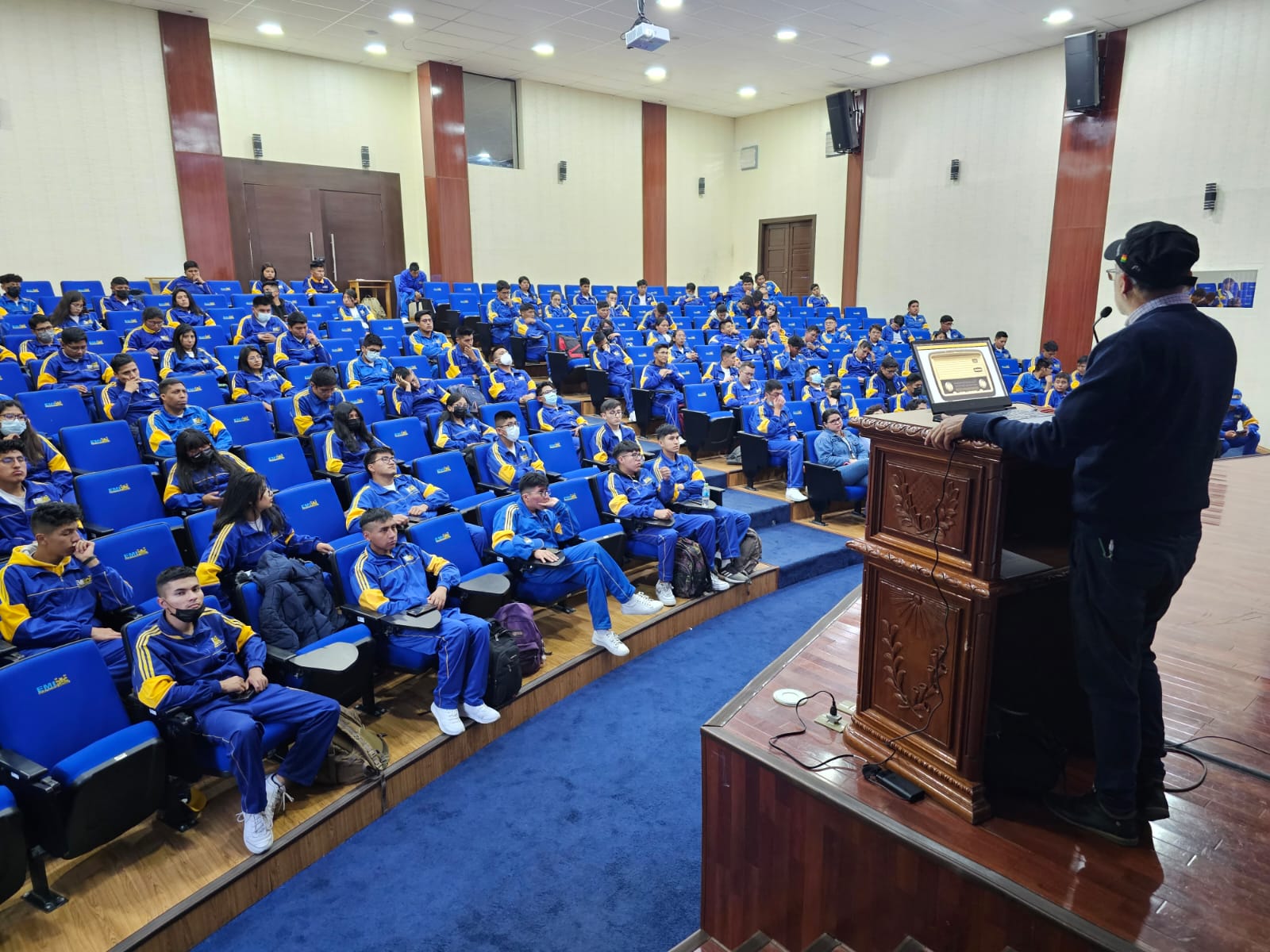 EMI y UMSA — Seminario de DD.HH. y violencia de género