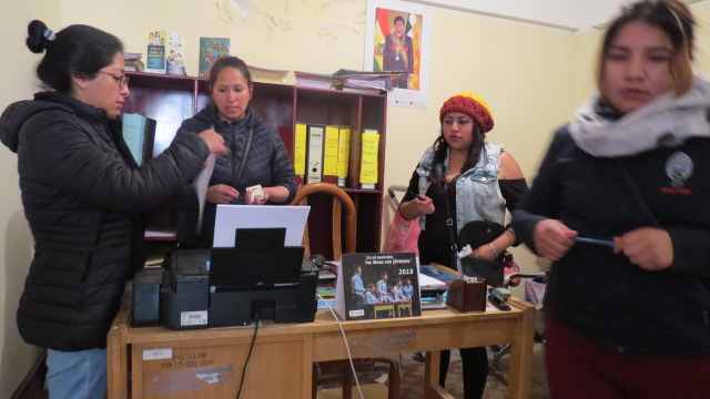 Equipo multidisciplinario del SLIM Umala en actividad formativa