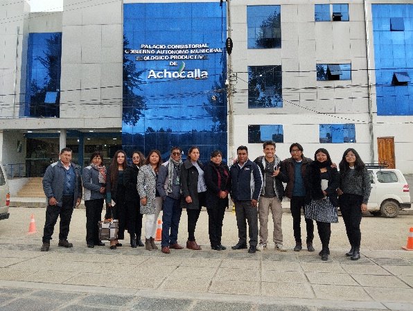 Estudiantes de Psicología y Trabajo Social en el SLIM Municipal de Achocalla