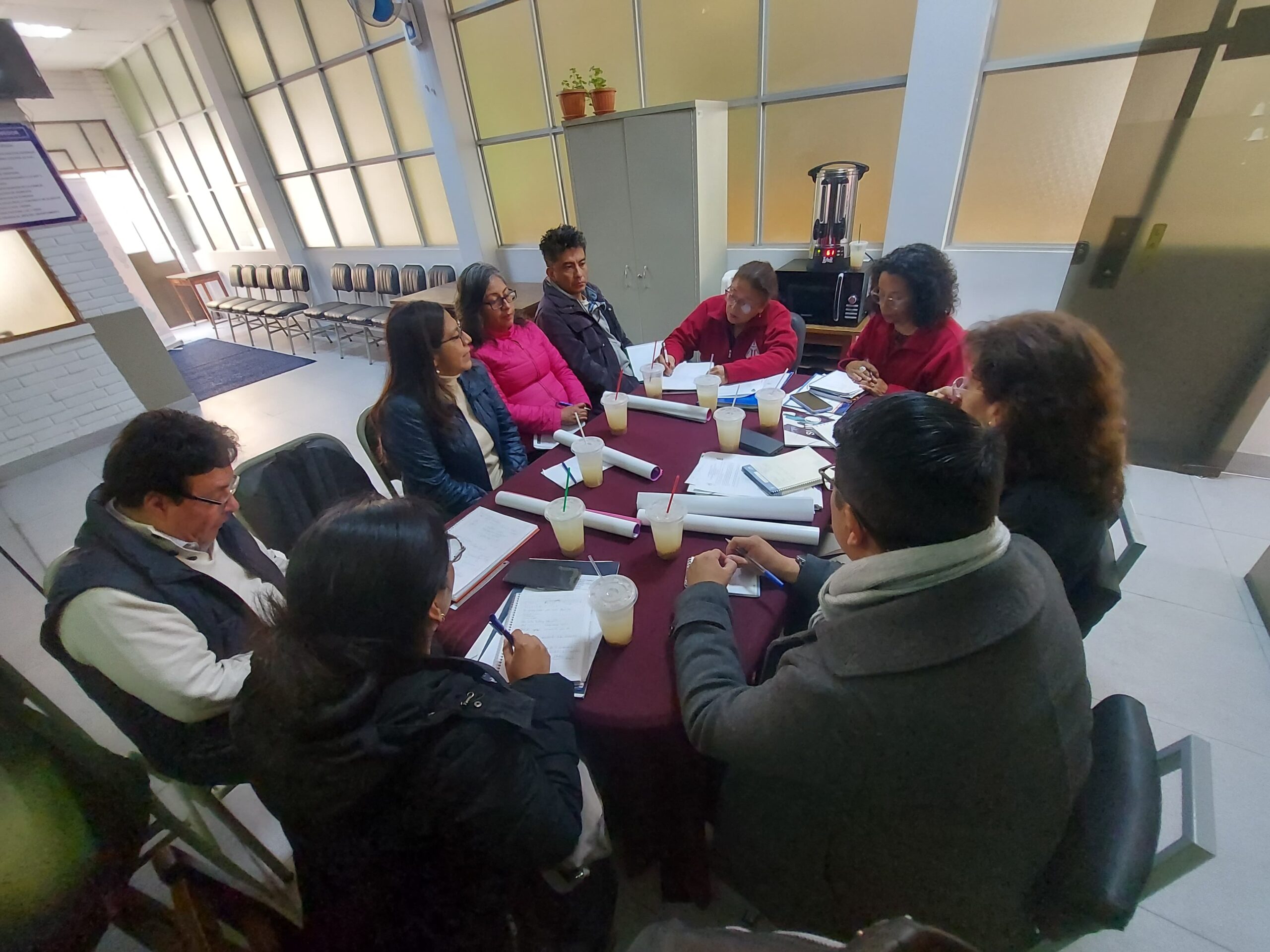 Autoridades y coordinadores del Programa SLIM UMSA durante la reunión