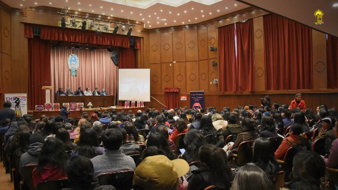 Autoridades en presentación del estudio UMSA