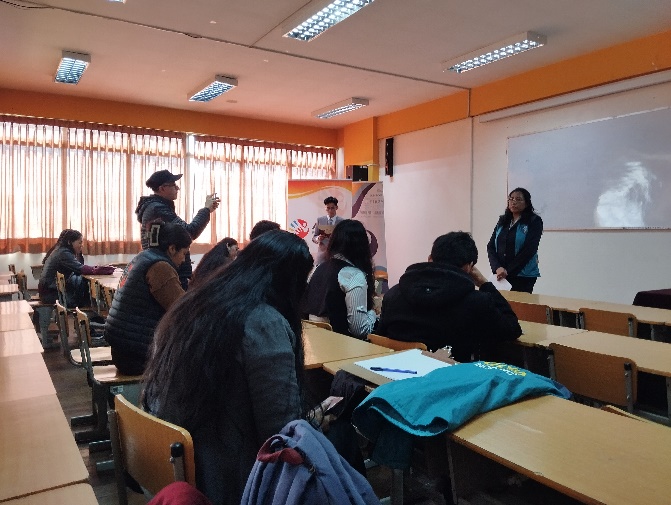 Auditorio Edwin Flores durante el taller inaugural