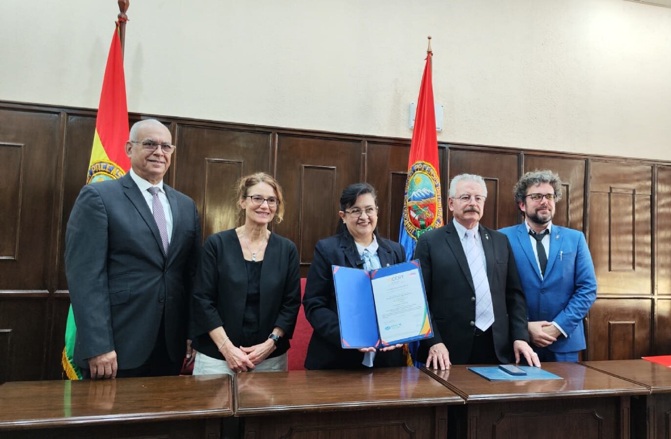  “LA UMSA FORMA PARTE DE UN GRUPO SELECTO DE UNIVERSIDADES COMPROMETIDAS CON LA CALIDAD EN LA GESTION DE LA INVESTIGACIÓN”